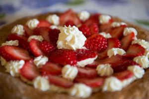 Strawberries cake