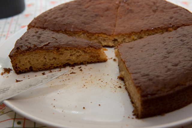 Yoghurt and cinnamon cake